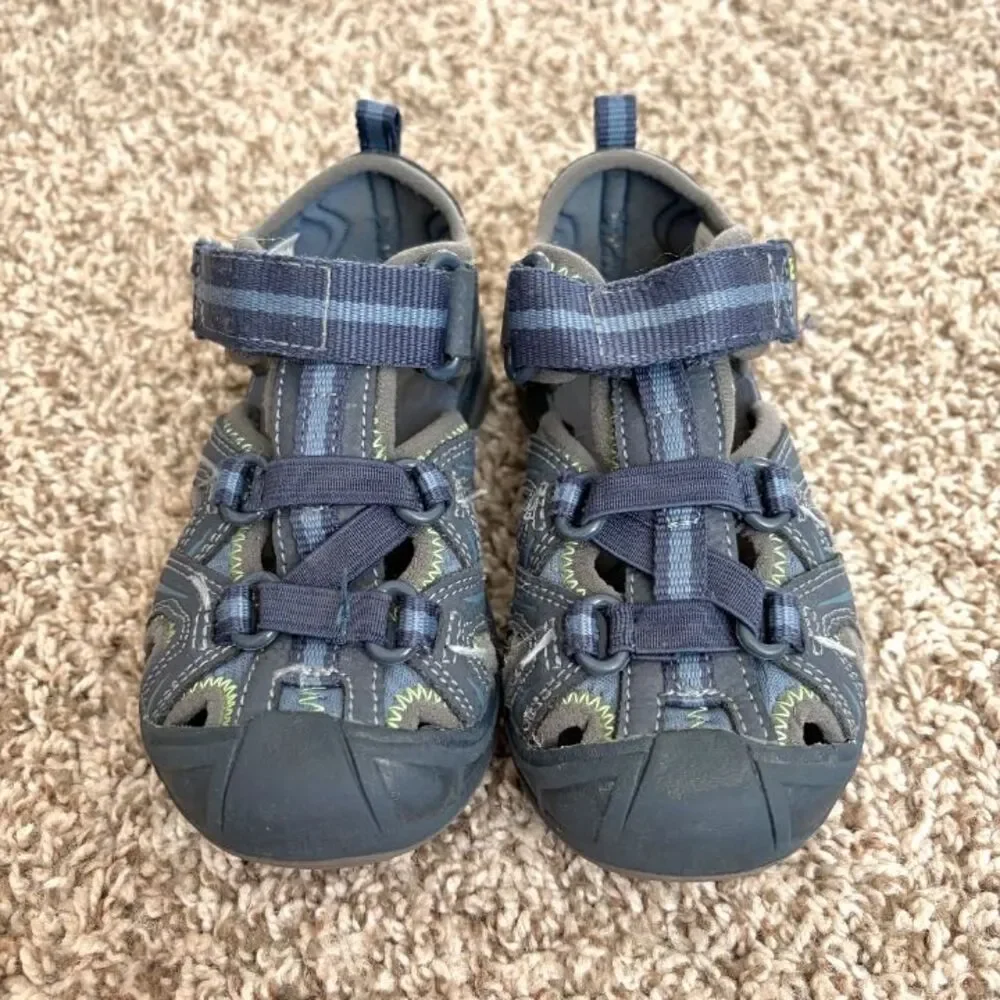 Size 9 / Toddler Boy Merrell Sandals
